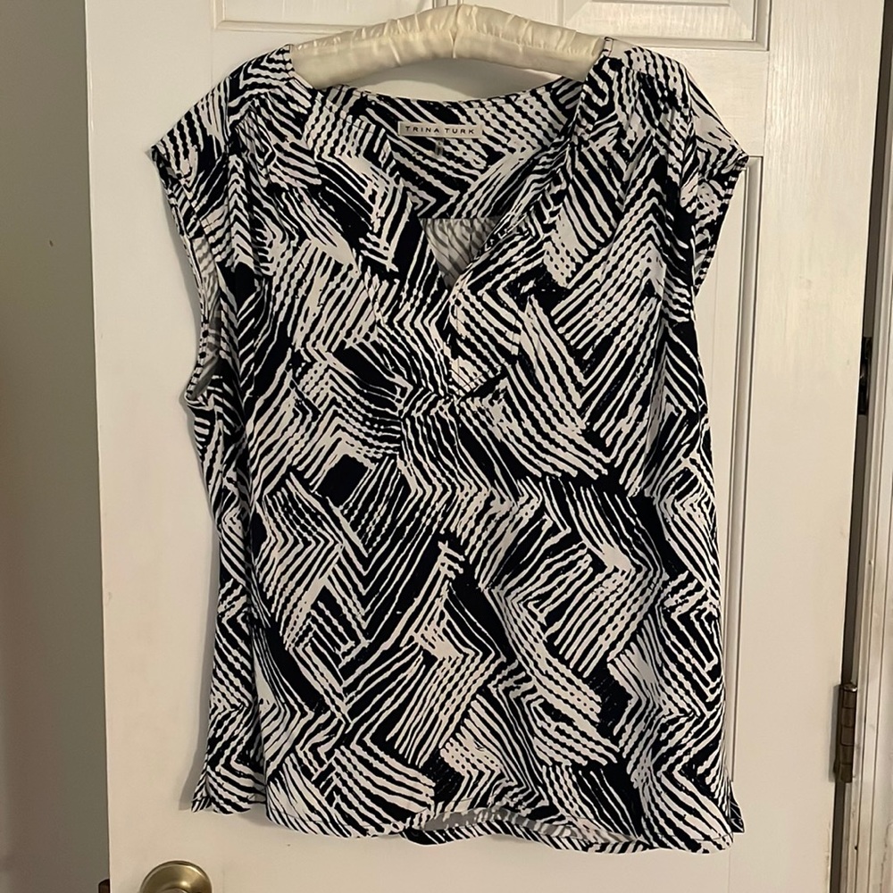 Trina Turk navy and white sleeveless top L